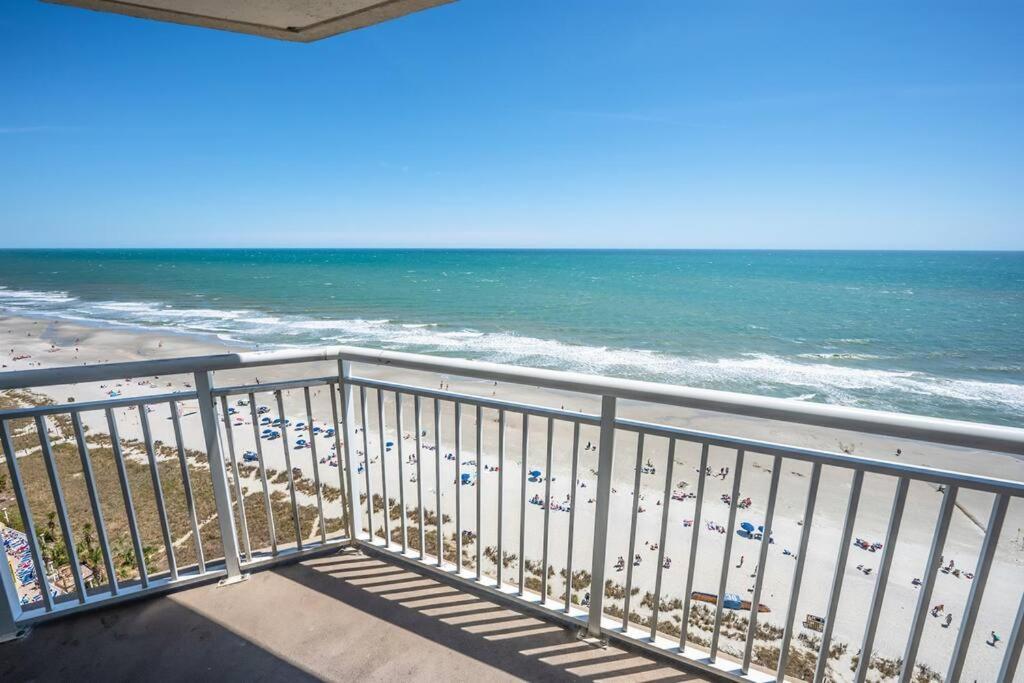 マートルビーチ Baywatch Renovated, Unobstructed Oceanfront Views!ヴィラ エクステリア 写真