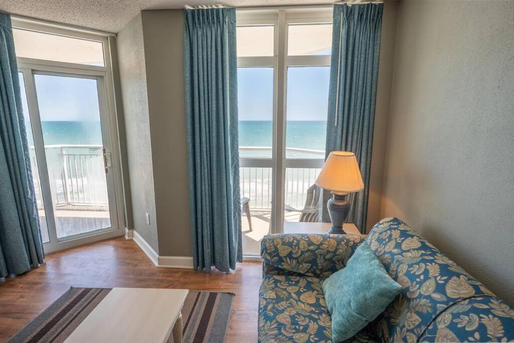 マートルビーチ Baywatch Renovated, Unobstructed Oceanfront Views!ヴィラ エクステリア 写真