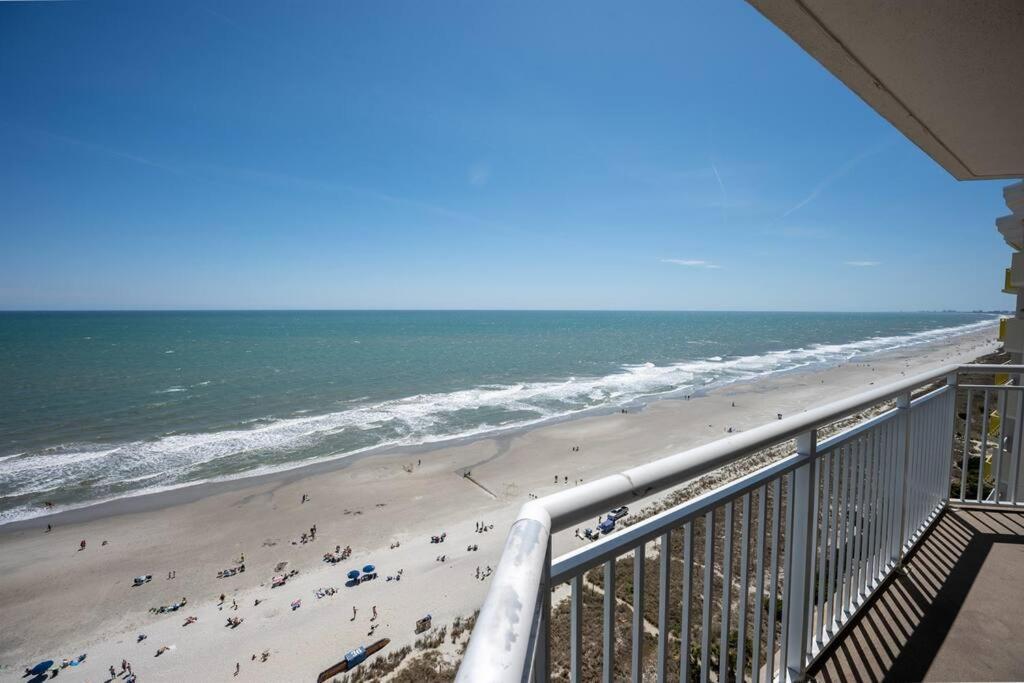 マートルビーチ Baywatch Renovated, Unobstructed Oceanfront Views!ヴィラ エクステリア 写真
