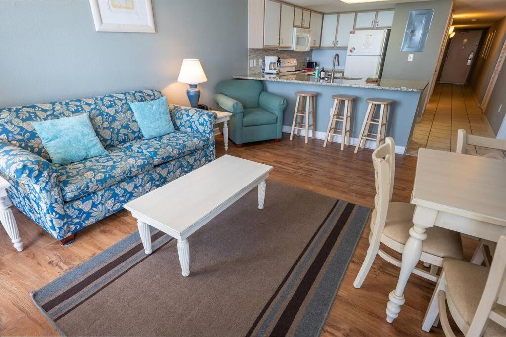 マートルビーチ Baywatch Renovated, Unobstructed Oceanfront Views!ヴィラ エクステリア 写真
