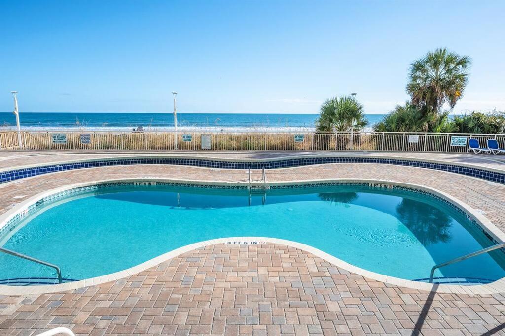 マートルビーチ Baywatch Renovated, Unobstructed Oceanfront Views!ヴィラ エクステリア 写真