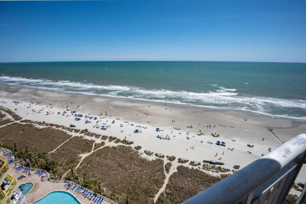 マートルビーチ Baywatch Renovated, Unobstructed Oceanfront Views!ヴィラ エクステリア 写真