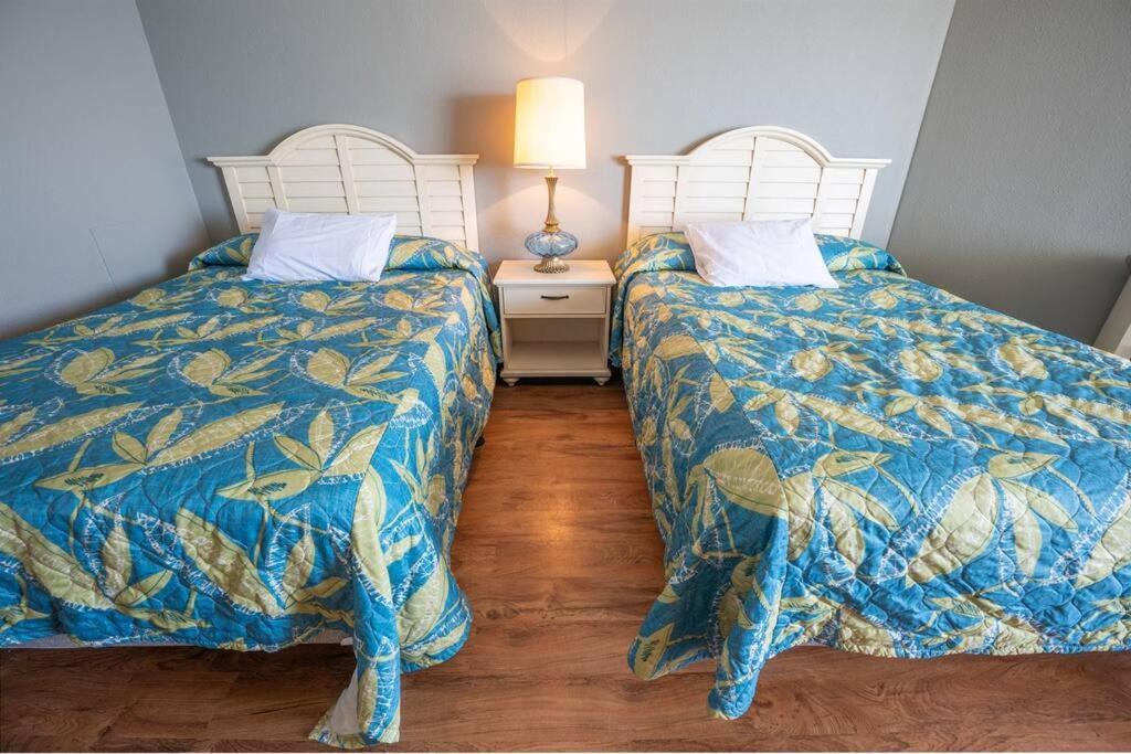マートルビーチ Baywatch Renovated, Unobstructed Oceanfront Views!ヴィラ エクステリア 写真
