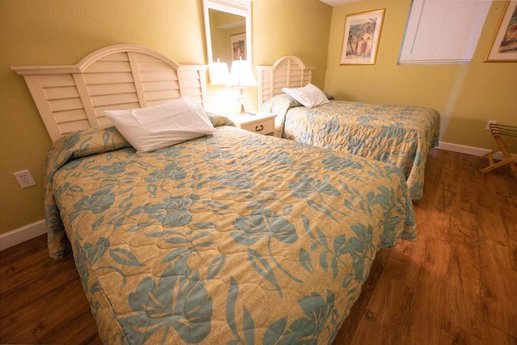 マートルビーチ Baywatch Renovated, Unobstructed Oceanfront Views!ヴィラ エクステリア 写真
