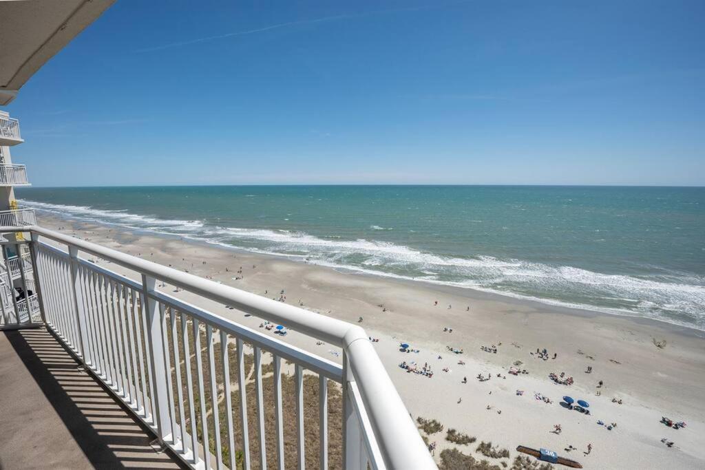 マートルビーチ Baywatch Renovated, Unobstructed Oceanfront Views!ヴィラ エクステリア 写真