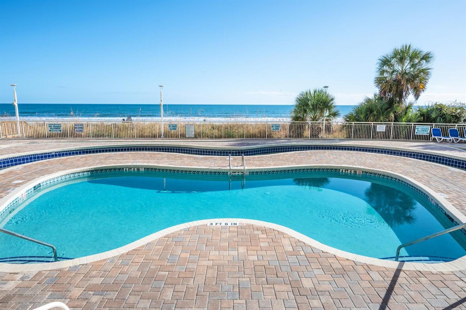 マートルビーチ Baywatch Renovated, Unobstructed Oceanfront Views!ヴィラ エクステリア 写真