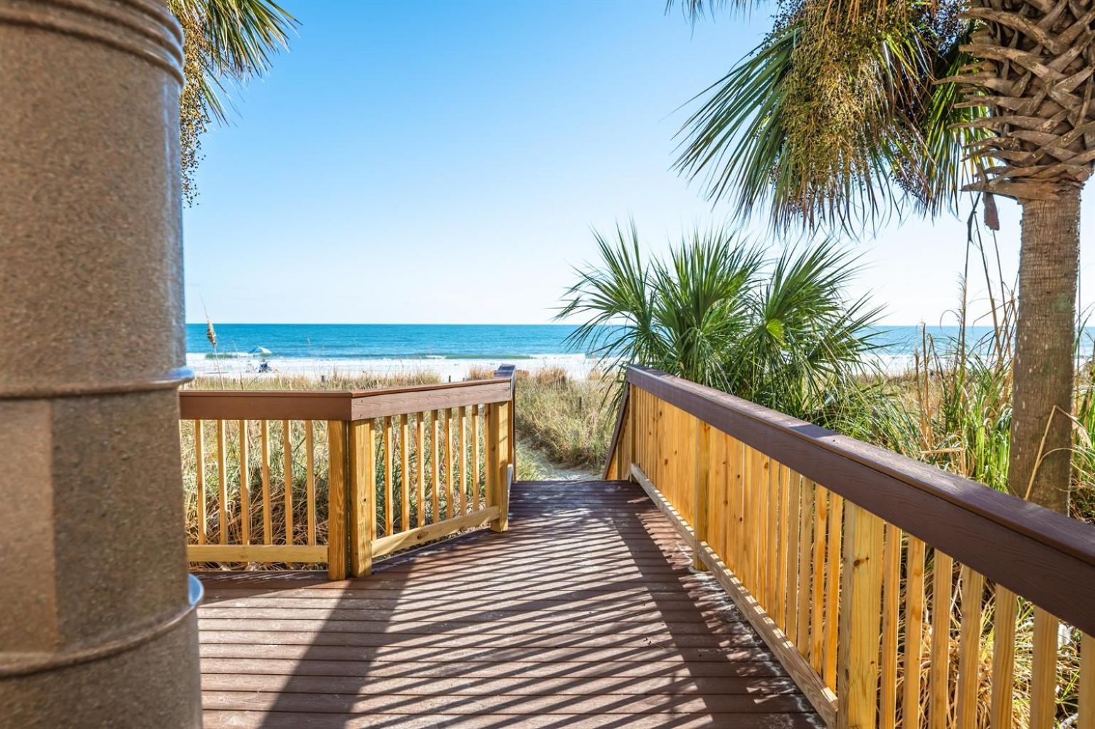 マートルビーチ Baywatch Renovated, Unobstructed Oceanfront Views!ヴィラ エクステリア 写真